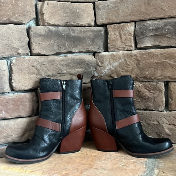 Kork Ease Richard’s Two Tone Ankle Boots / SZ 7 - Picture 2 of 7